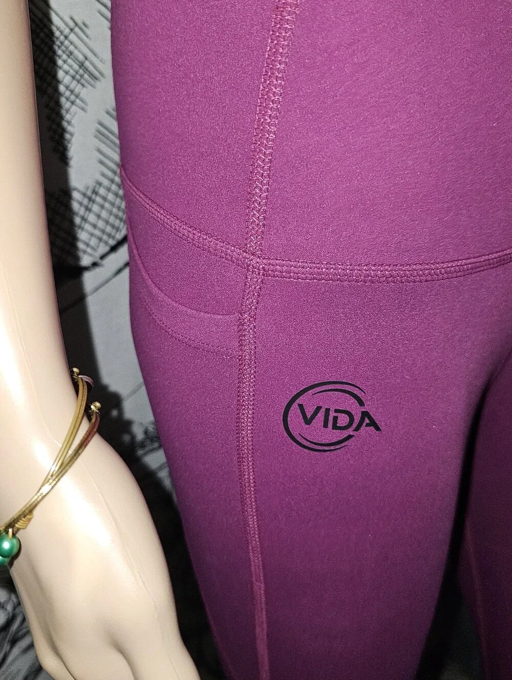 VIDA athletic set in magenta high-neck crop top and matching Leggings Large
